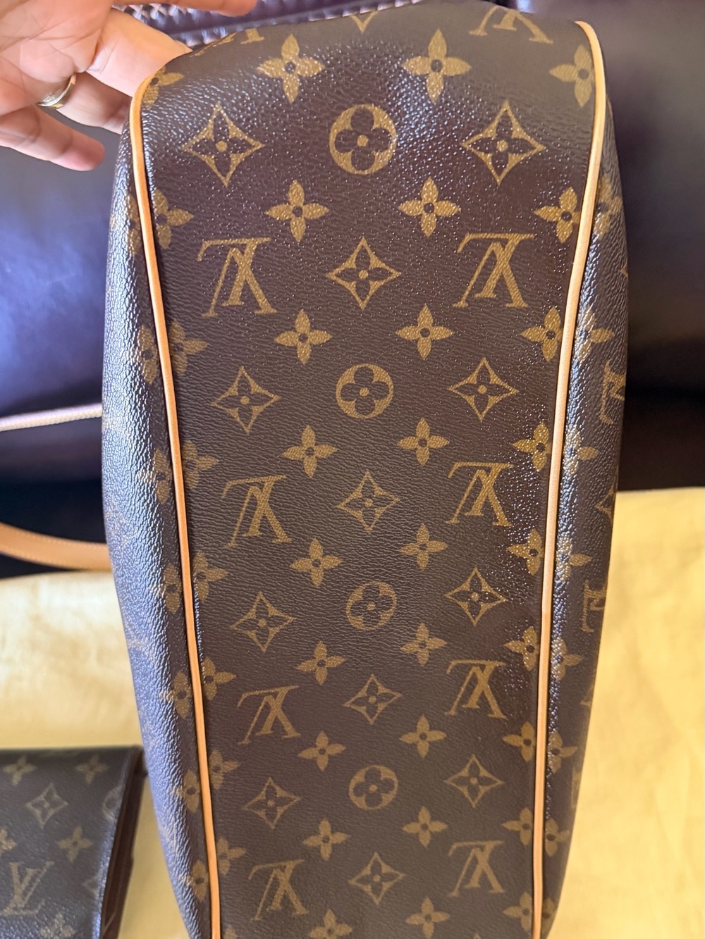 Authentic Louis Vuitton Brown Monogram tote with medium wallet - Picture 6 of 14